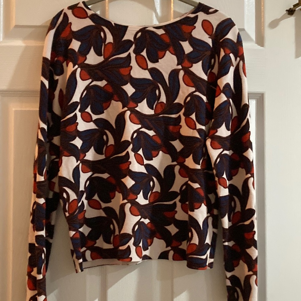 Ann Taylor pullover size M in a beautiful floral print
